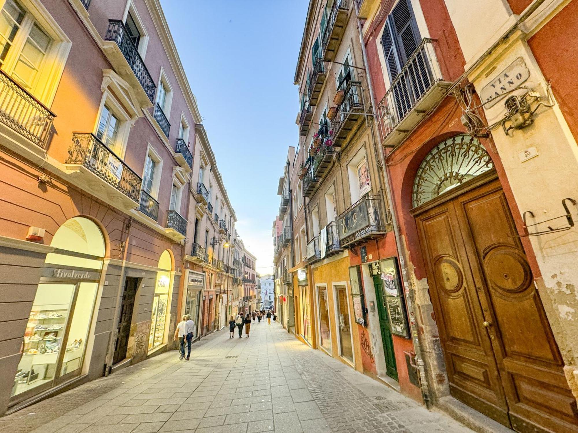Kalma Via Manno Lägenhet Cagliari Exteriör bild