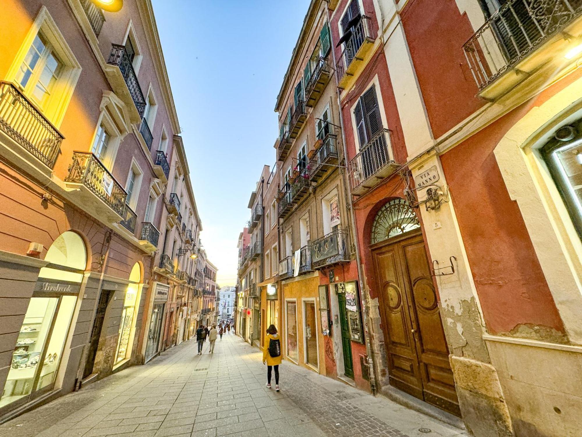 Kalma Via Manno Lägenhet Cagliari Exteriör bild